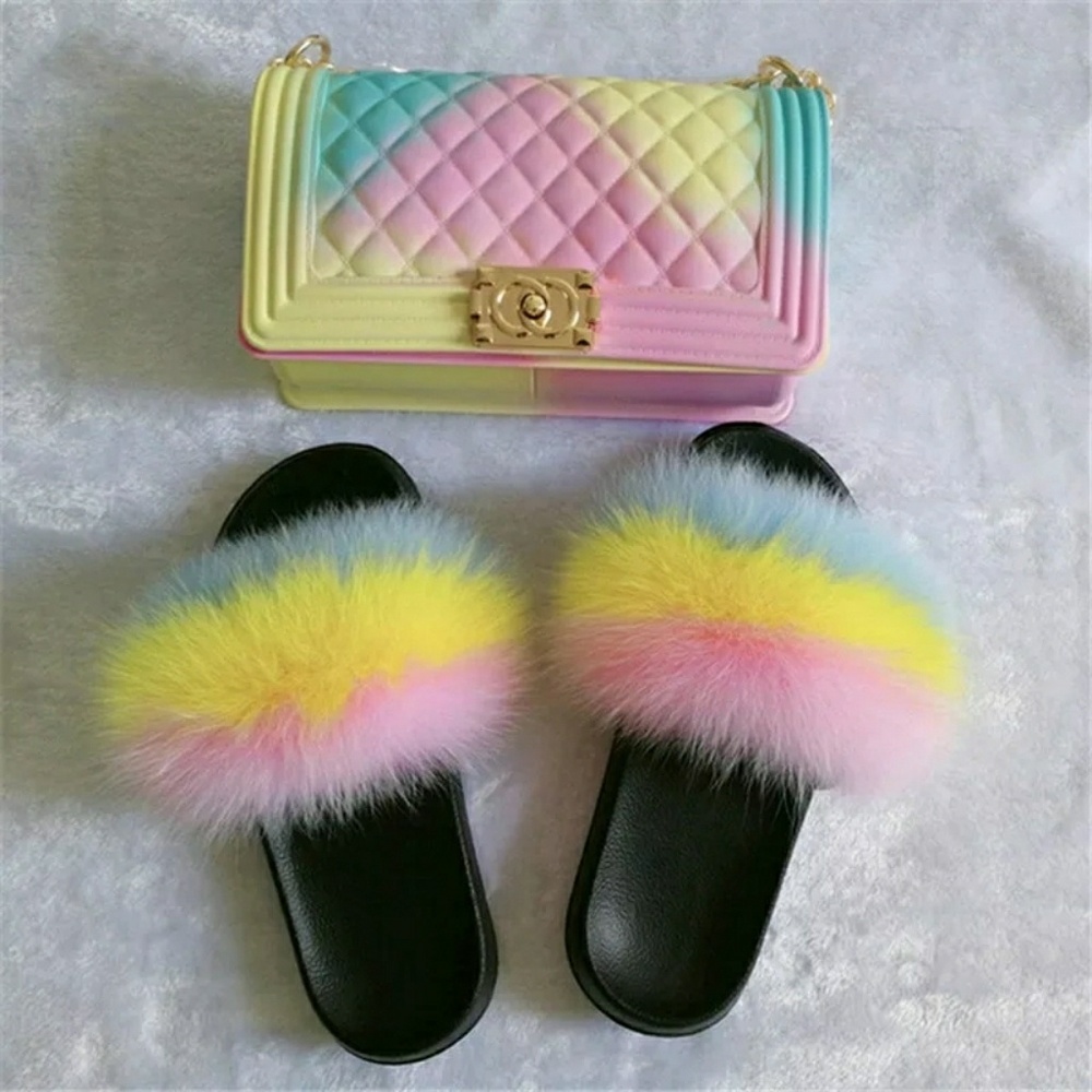 💛Fur slides and a matching purse💛